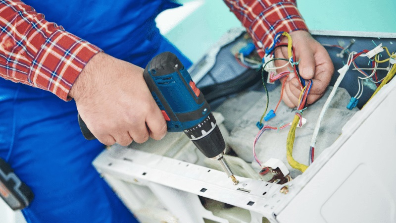 Gölmarmara Whirlpool Whirlpool çamaşır makinesi kart tamiri – Su almama arızası orijinal parça ile giderildi. - Teknik servis örneği
